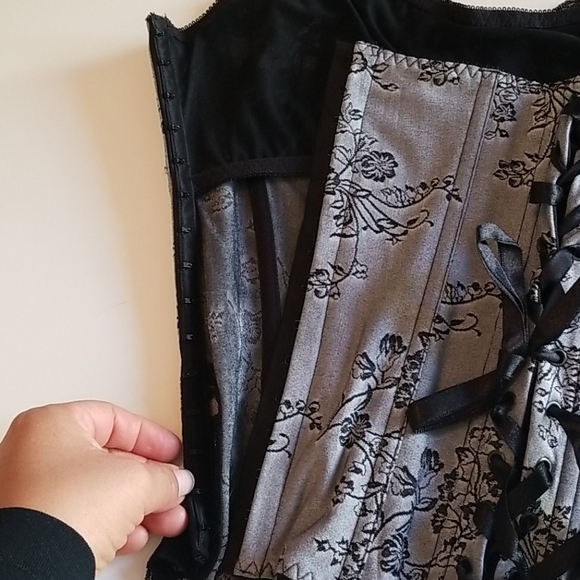 Frederick's Dream Corset - Picture 5 of 8